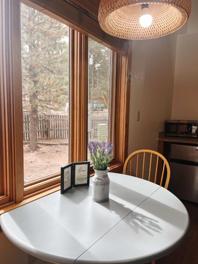 Cozy Cabin Suite Bed And Breakfast Woodland Park Esterno foto